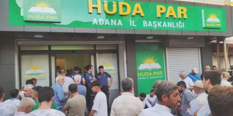 HÜDA PAR’a düzenlenen bıçaklı atağın yeni imgeleri ortaya çıktı