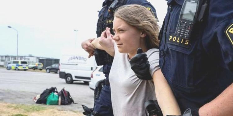 İklim aktivisti Greta Thunberg’e para cezası verildi