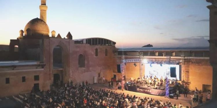 İshak Paşa Sarayı’nda ‘Senforock’ konseri