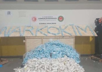 İstanbul Havalimanı’nda 427 kilo metamfetamin yakalandı!