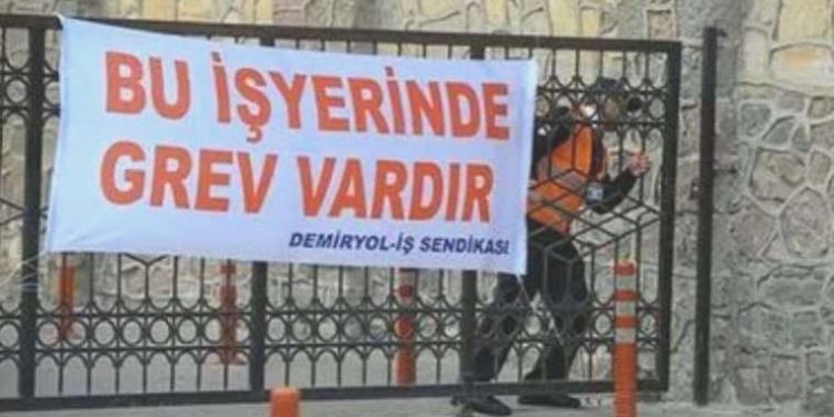 İzmir’de metro ve tramvay çalışanları greve gitti!