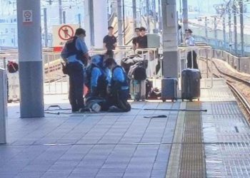 Japonya’da trende bıçaklı taarruz