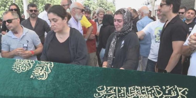 Kadıköy’de polisten kaçan şoförün çarptığı bisikletli Doğanay Güzelgün son seyahatine uğurlandı