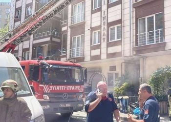 Kağıthane’de yangın: 5 kişi dumandan etkilendi