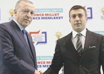 Kalp krizi geçiren AKP’li Hınıs Belediye Lideri Erdoğan Eren, hayatını kaybetti