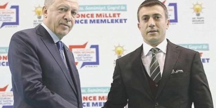 Kalp krizi geçiren AKP’li Hınıs Belediye Lideri Erdoğan Eren, hayatını kaybetti