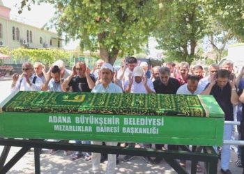 Karışan cenaze mezardan çıkartılıp yine defnedildi