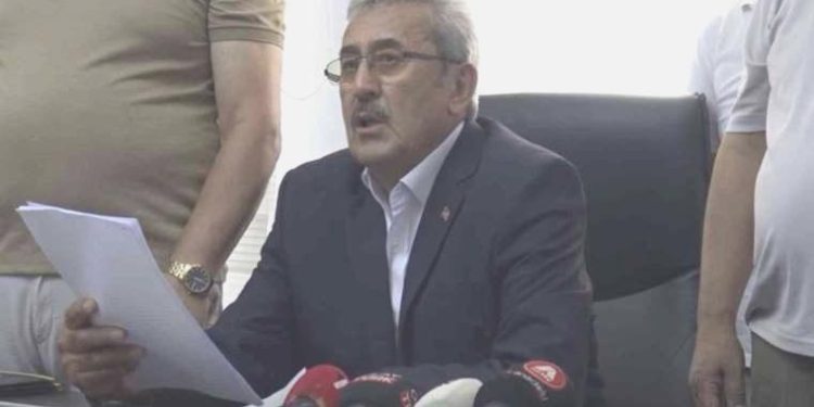 Kayseri’de CHP’li 9 meclis üyesi istifa etti
