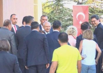 Kılıçdaroğlu, vekillerle Ankara’da bir ortaya geldi: Özgür Özel ayrıntısı dikkat çekti