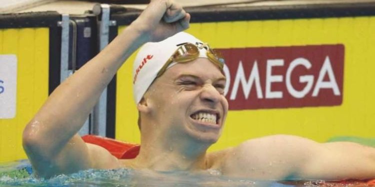 Leon Marchand, Michael Phelps’in 15 yıllık rekorunu tarihe gömdü!