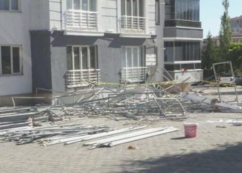 Malatya’da inşaat iskelesi çöktü: 3 personel ağır yaralındı