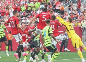 Manchester United, Arsenal karşısında birinci yarıda fişi çekti