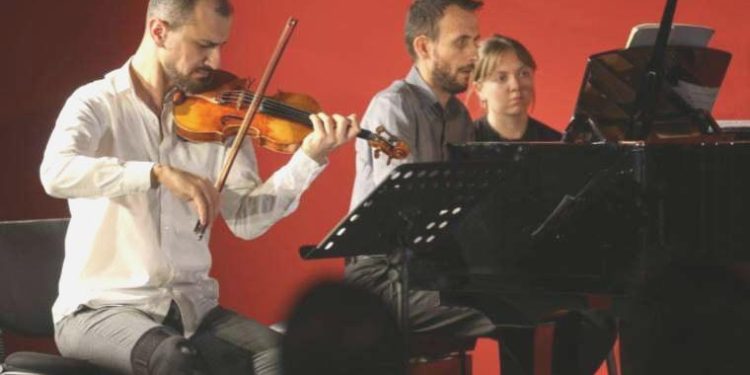 MEM’de Suna Kan anısına konser