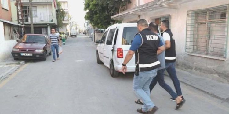 Mersin’de ‘tefecilik’ operasyonu: 4 gözaltı