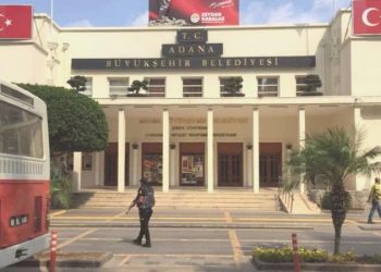 MHP’li vilayet liderinin ‘durak’ çıkışına Adana Büyükşehir Belediyesi’nden cevap: Karayolları bitirirse…