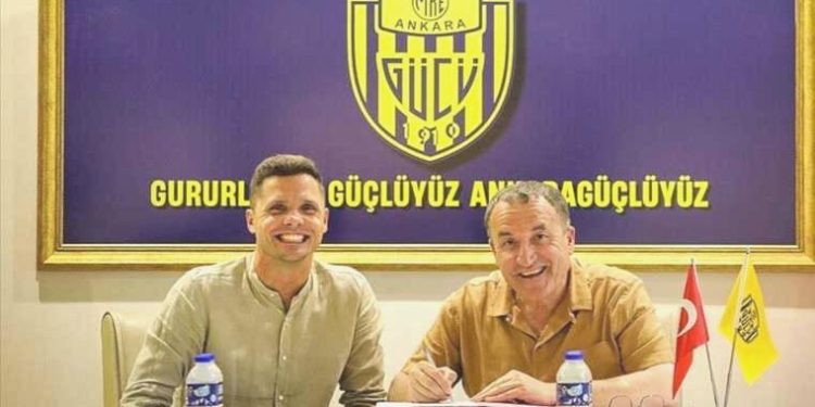 MKE Ankaragücü, Polonyalı kaleci Rafal Gikiewicz’i transfer etti
