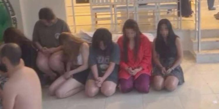 Öğrenciler ve depremzedeleri yurtdışı vaadiyle dolandırmışlar!