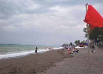 Olumsuz hava şartları nedeniyle birçok vilayette denize girmek yasaklandı