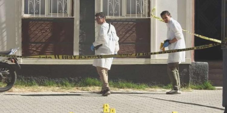 Otopark hengamesi kanlı bitti: Polis memuru komşusunu öldürdü!