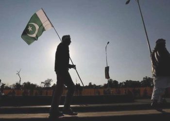 Pakistan’dan Hindistan’a Keşmir cevabı: Ülkemizi savunmaya hazırız
