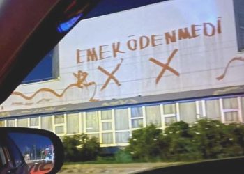 Parasını eksik ödediler: Boyacıdan farklı protesto