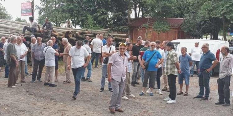 Rize’de şantiye protestosu: ‘Her tarafı sahiplendiler, çocuklarımız nerede büyüyecek?’