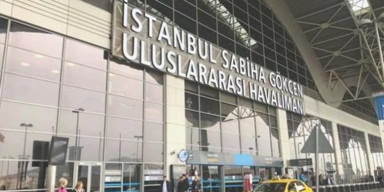 Sabiha Gökçen Havalimanı’nda simit ve çay fiyatı dudak uçuklattı