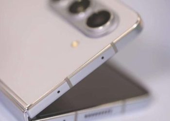 Samsung yeni katlanabilir dev ekranlı telefonu: Samsung Galaxy Z Fold 5