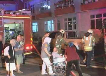 Sarıyer İzzet Baysal Huzurevi’nde yangın paniği: 1 kişi dumandan etkilendi