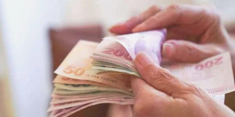 Seyyanen artırım hesaplara yattı mı? Memurlara seyyanen artırım farkı ne vakit yatacak?