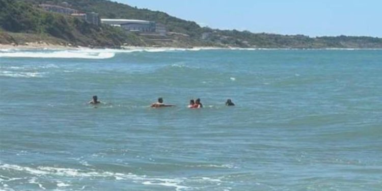 Sinop’ta iki çocuk boğulma tehlikesi geçirdi: 1’inin durumu ağır