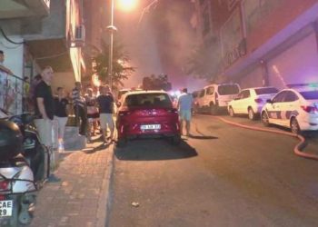 Şişli’de korkutan yangın: Gecekondu alev alev yandı
