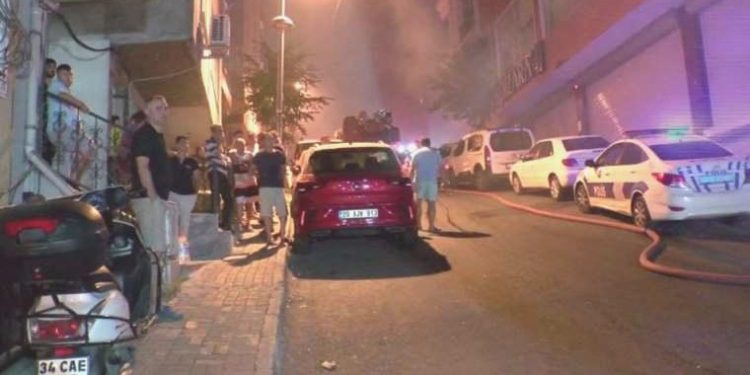 Şişli’de korkutan yangın: Gecekondu alev alev yandı