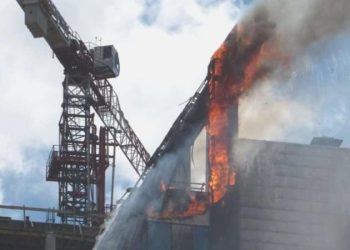 Son Dakika: İstanbul Ataşehir’de 17 katlı binada yangın!