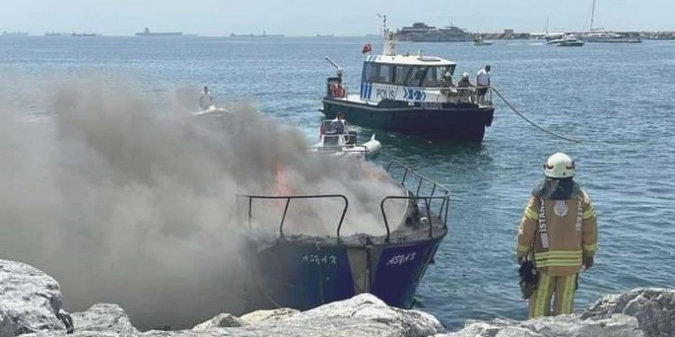 Son Dakika: Pendik’te tekne yangını!