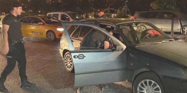 ‘Tekel bayisi’ cinayetinin akabinde Esenyurt’ta 2 bin 112 polisin katıldığı genel asayiş uygulaması