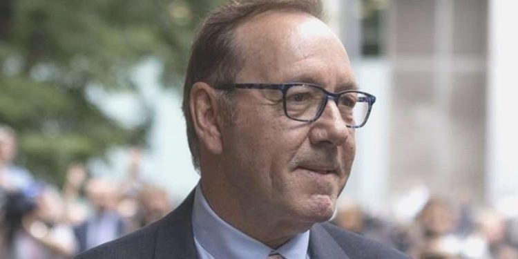 Ünlü aktör Kevin Spacey cinsel akın cürümlerinden beraat etti