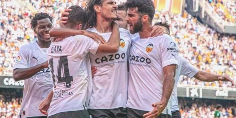 Uruguaylı futbolcu Edinson Cavani ‘çocukluk hayali’ne kavuşuyor!