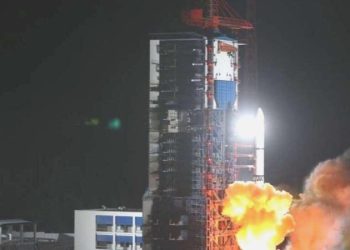 Yeni uzaktan algılama uydu kümesini uzaya gönderdi