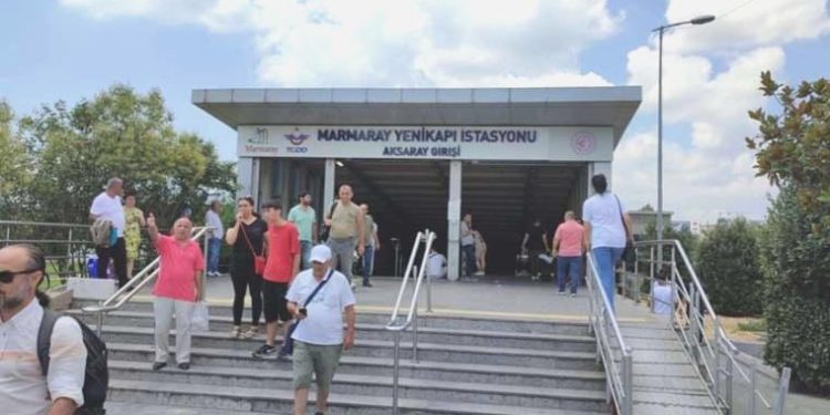 Yenikapı İstasyonu’nda müthiş olay! 15 yaşındaki çocuk intihar etti