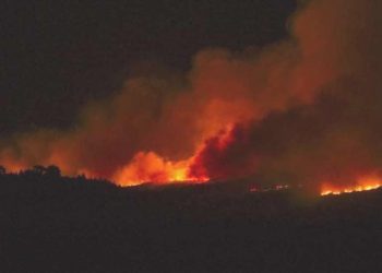 Yunanistan’da orman yangını denetimden çıktı: Alevler askeri üsse sıçradı, mühimmat deposu patladı