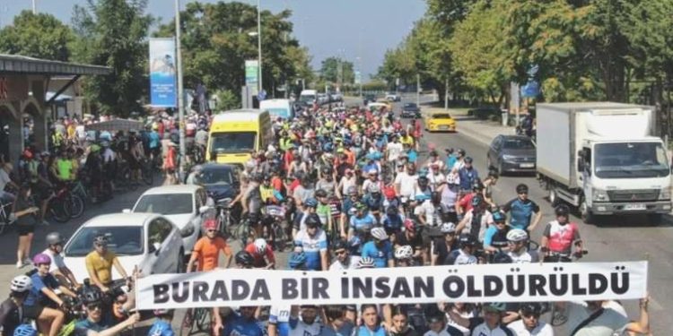 Yüzlerce bisikletli Doğanay Güzelgün için pedal çevirdi