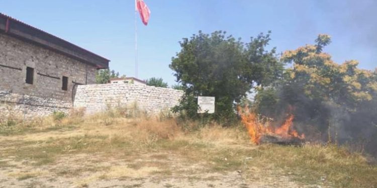 Zile Kalesi’nin eteklerinde yangın paniği!