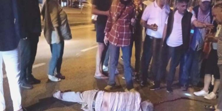 Zonguldak’ta acı olay… Motosiklet, yolun karşısına geçmek isteyen yaşlı adama çarptı: 1 meyyit, 2 yaralı
