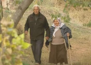 5 yıl evvel TV programına konuk olmuşlardı: Belediye liderinin kayınpederi, eşini av tüfeği ile öldürüp intihar etti