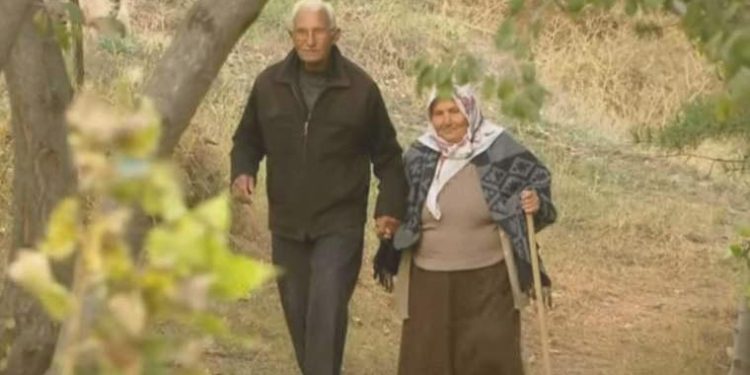 5 yıl evvel TV programına konuk olmuşlardı: Belediye liderinin kayınpederi, eşini av tüfeği ile öldürüp intihar etti