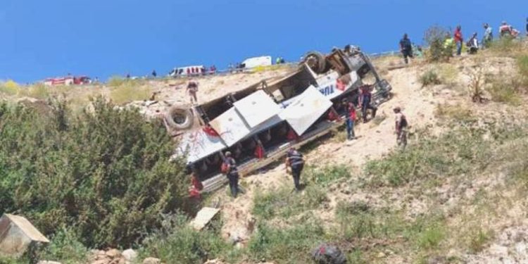 8 kişinin öldüğü otobüs kazasındaki yaralı konuştu: ‘Şoför uyudu’