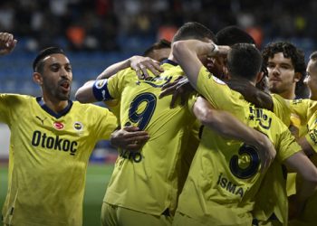Fenerbahçe, Kasımpaşa deplasmanında kazandı