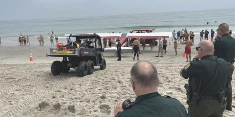 ABD’de küçük uçak denize çakıldı