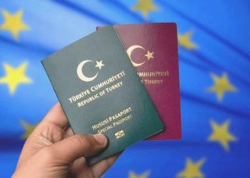 AB’den Türkiye’ye vize serbestisi açıklaması